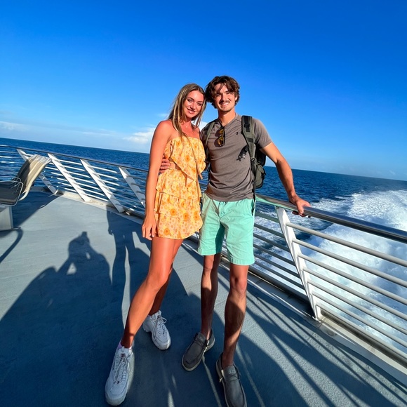 Meet your Posher, Karis - Picture 3 of 4